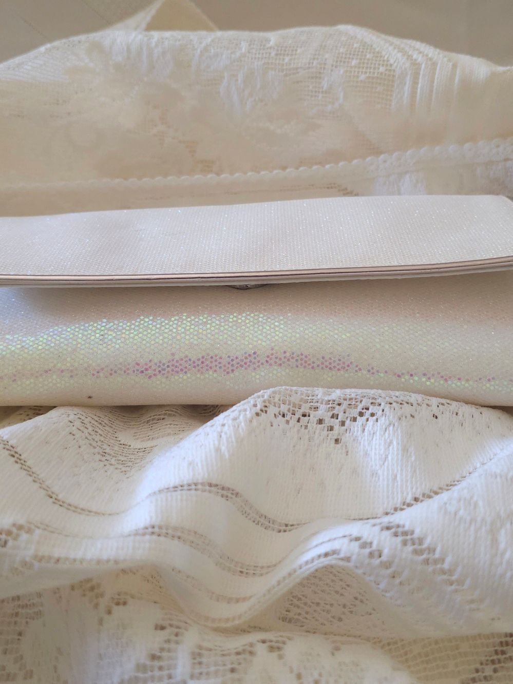 Marc Jacobs Iridescent White Wristlet Clutch - Picture 4 of 9